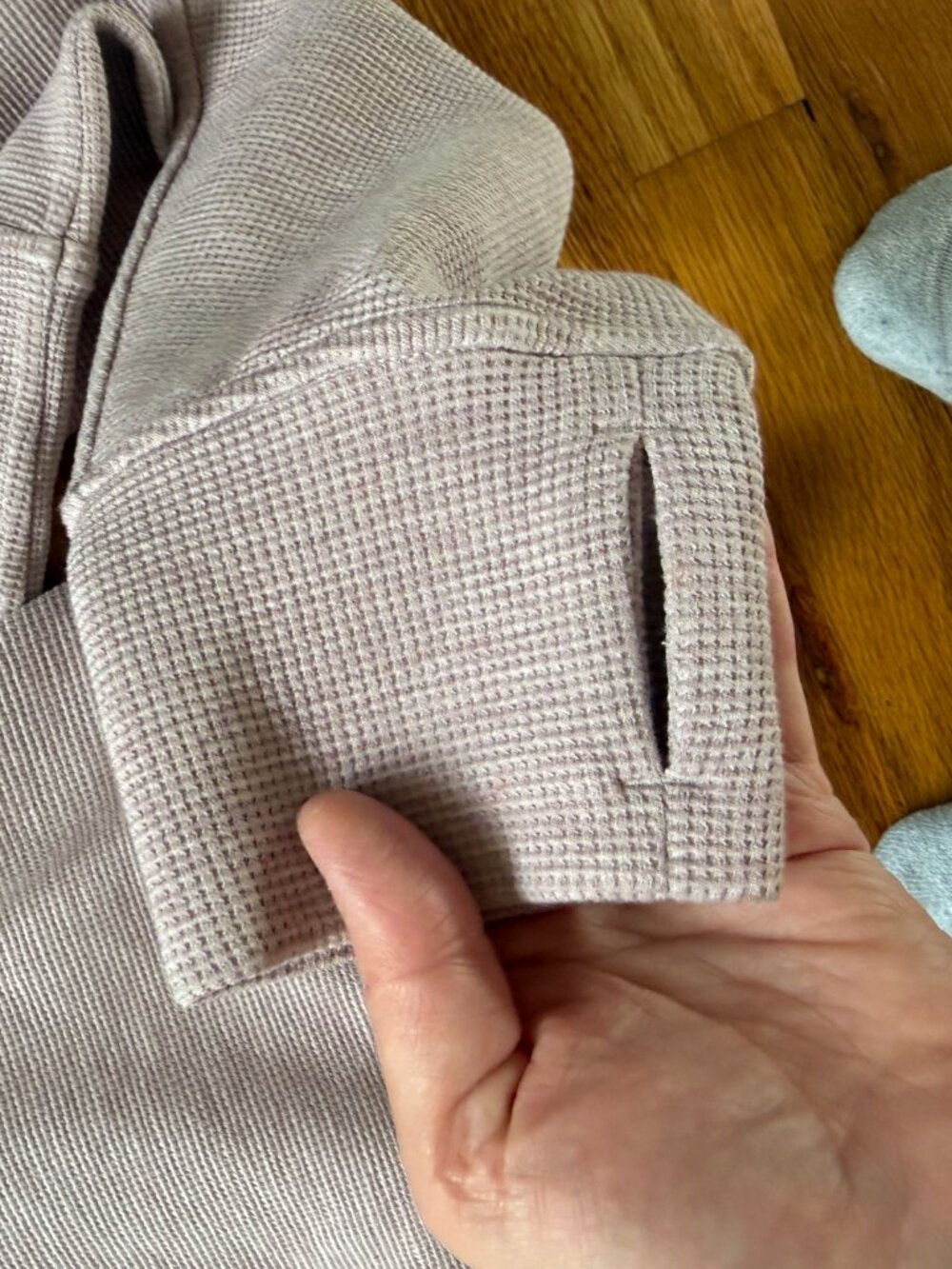 LuLuLemon Scuba Cropped Funnel-Neck Half Zip Waffle With Thumb Holes Size Medium - Picture 5 of 6